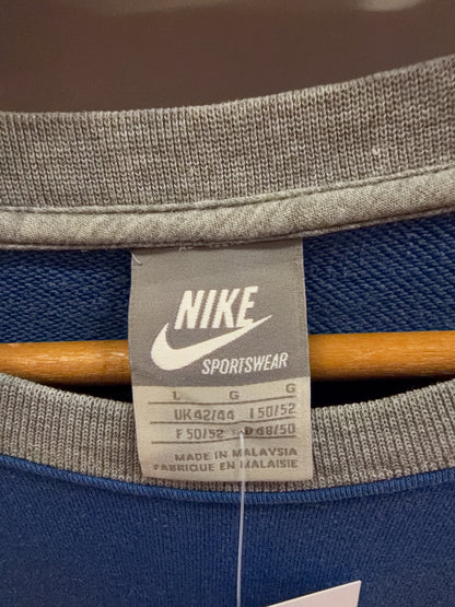 L - Vintage 2000's Nike Sweatshirt