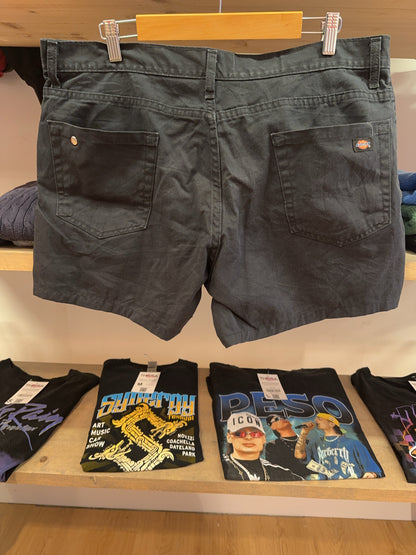 38 - Dickies Shorts