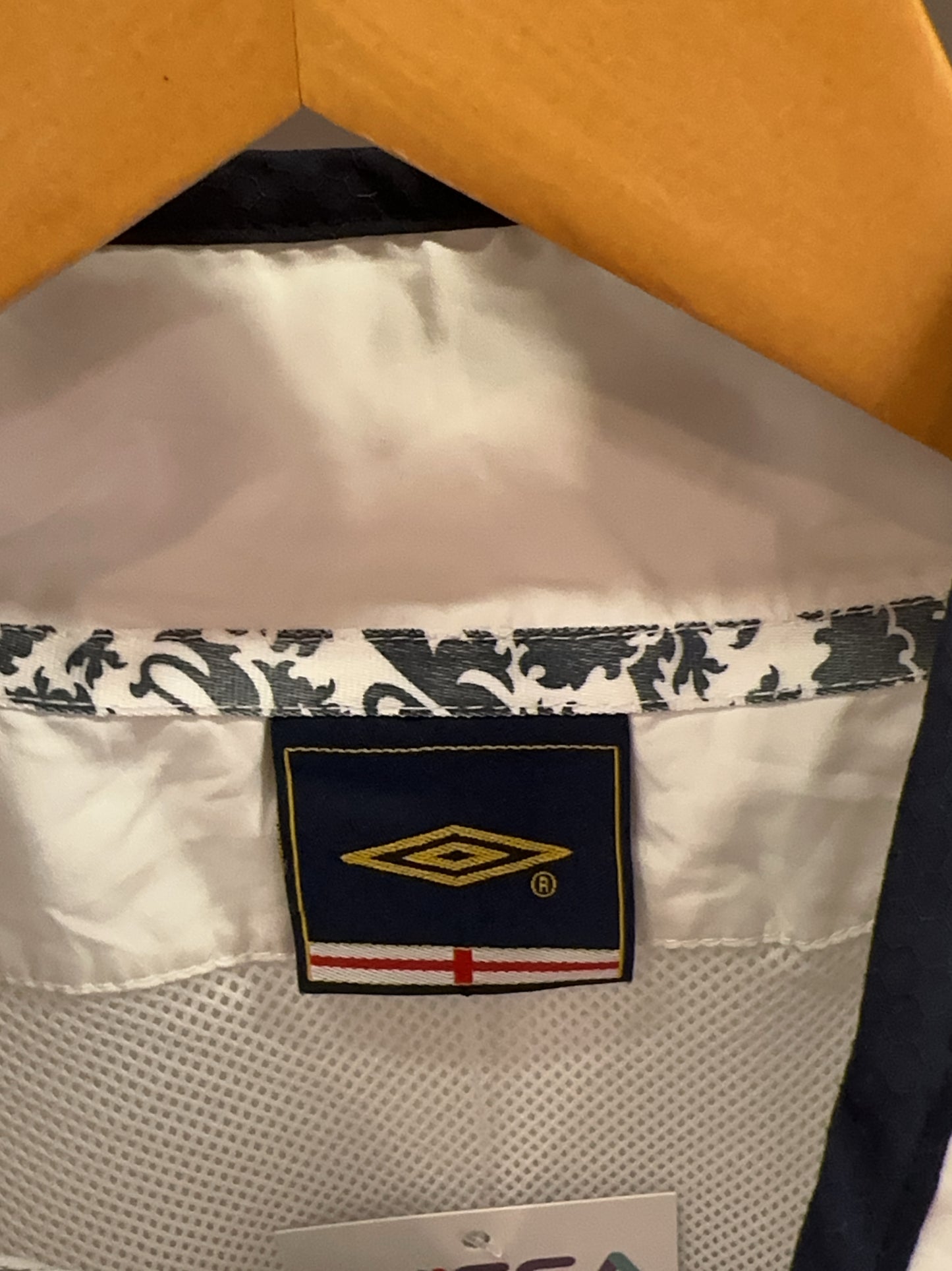 XL - 2007-09 England Umbro Track Jacket