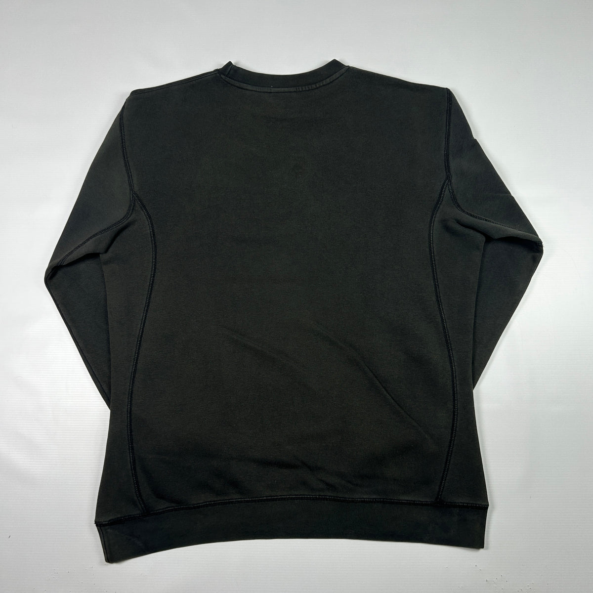 M - Vintage 2000's Nike Big Swoosh Sweatshirt