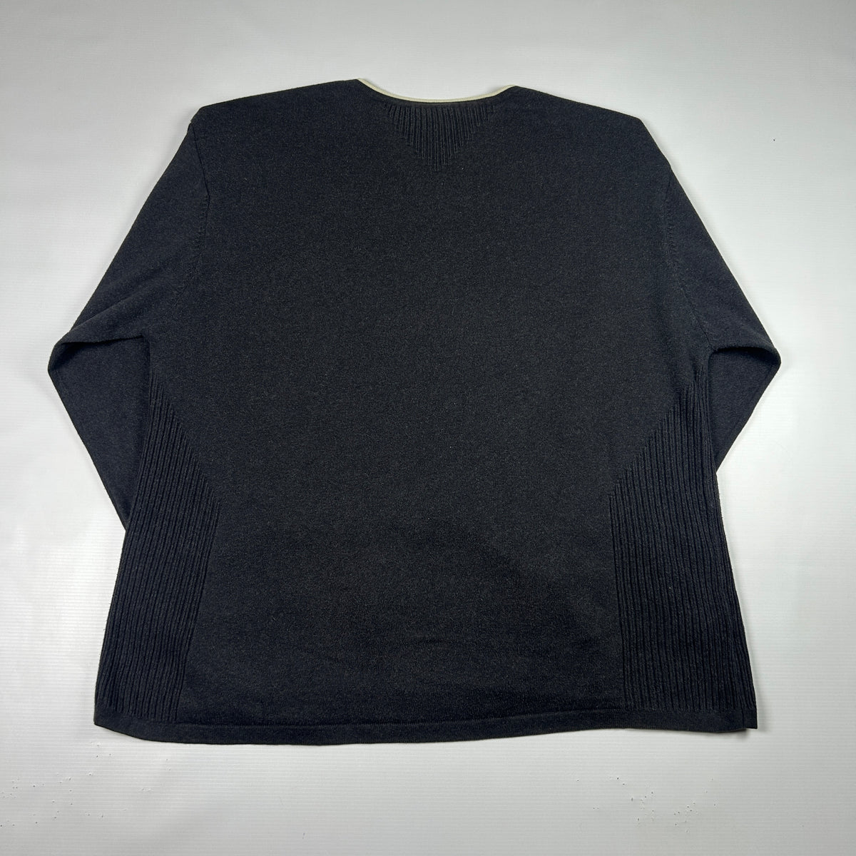 L - Vintage 2000's V Neck Nike Sweatshirt