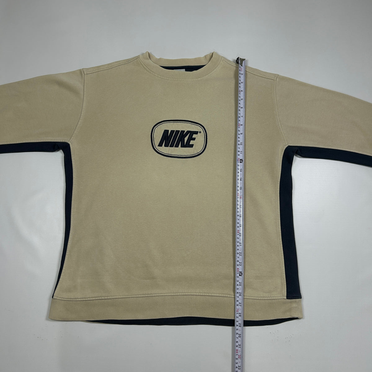 L - Vintage 2000's Nike Sweatshirt