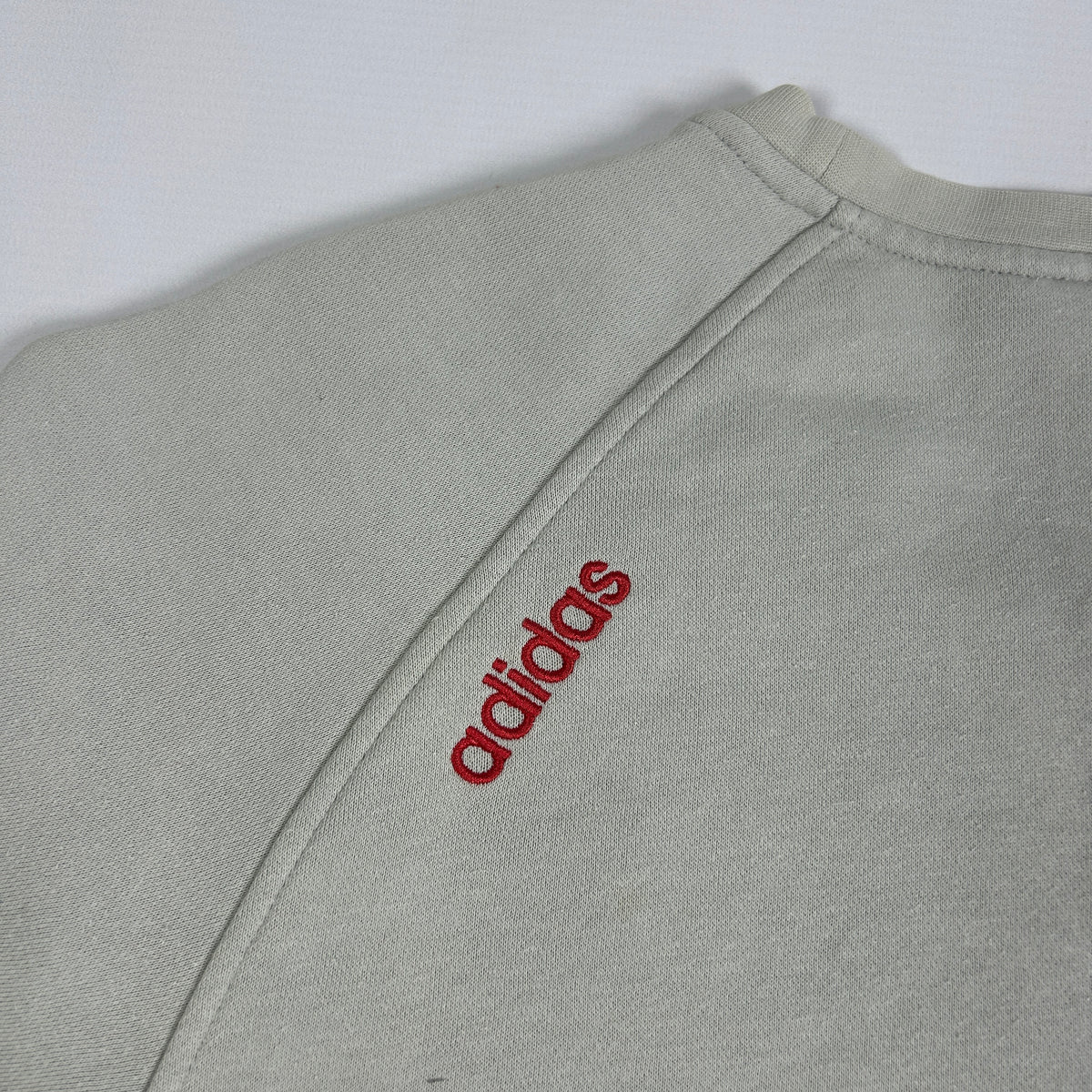 M - Vintage 2000's Adidas Sweatshirt