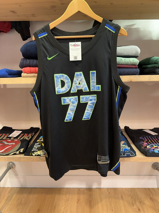 XL - 2021-2022 Dallas Mavericks Nike NBA Jersey Luka Dončić #77
