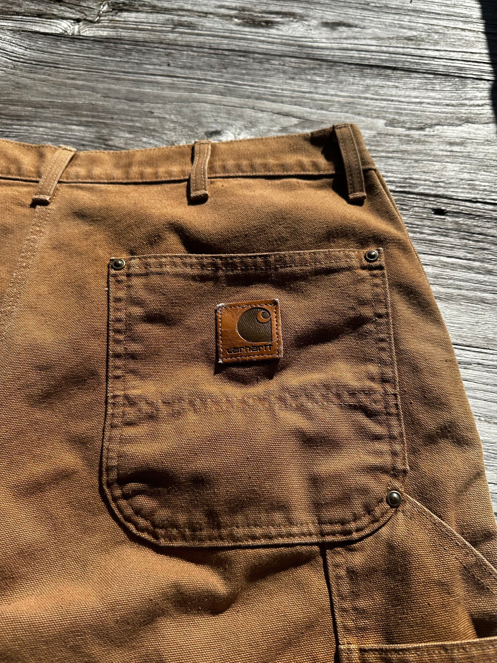 32 - Carhartt B80 BRN Shorts