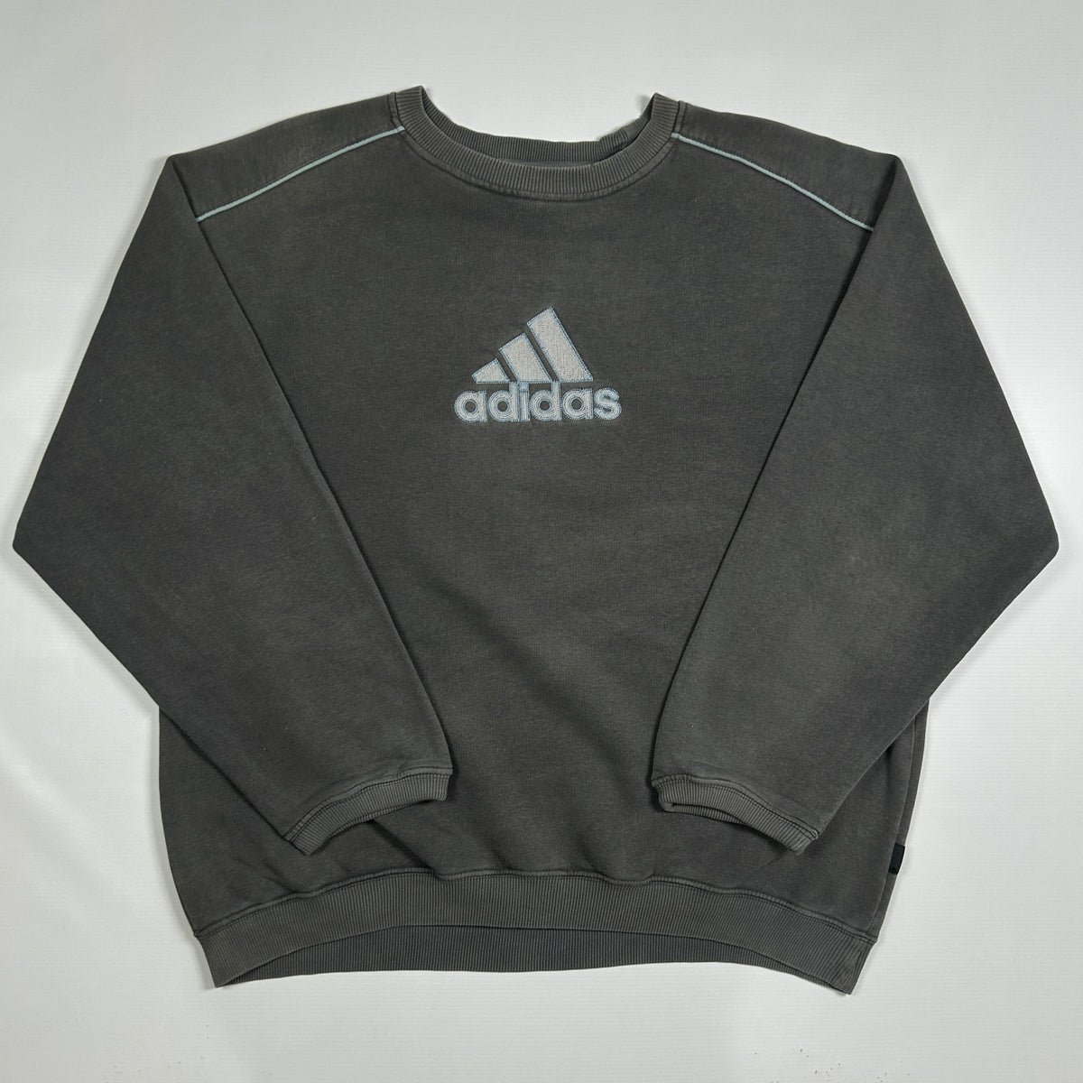 XL - Vintage 2000's Adidas Sweatshirt