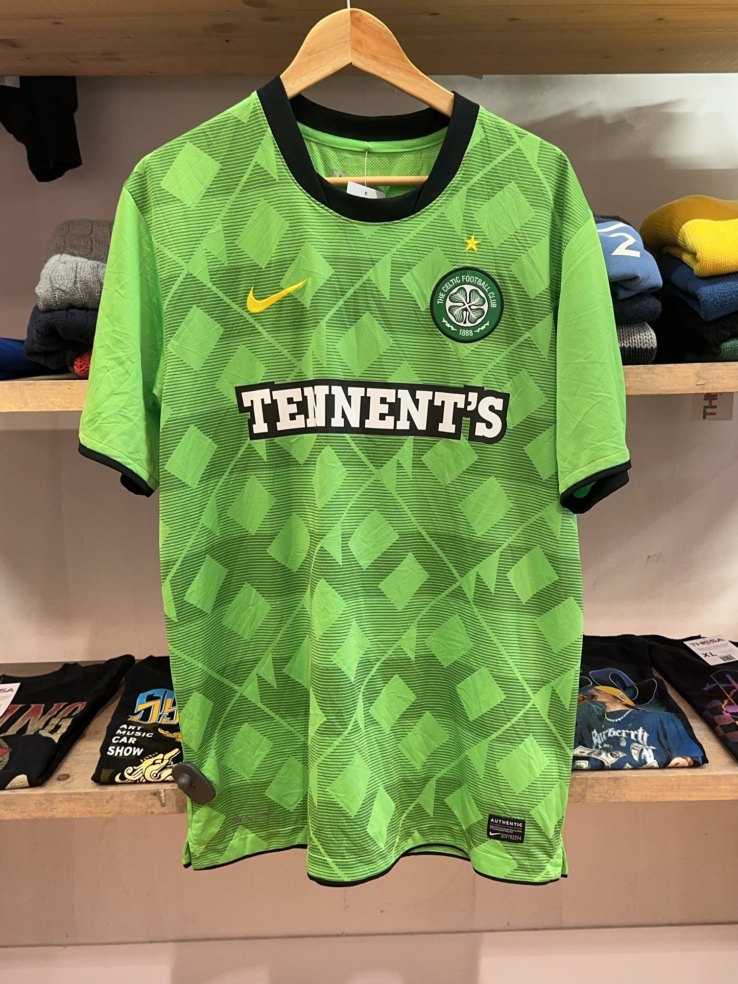 2010-2011 Celtic Nike Away Football Shirt - L