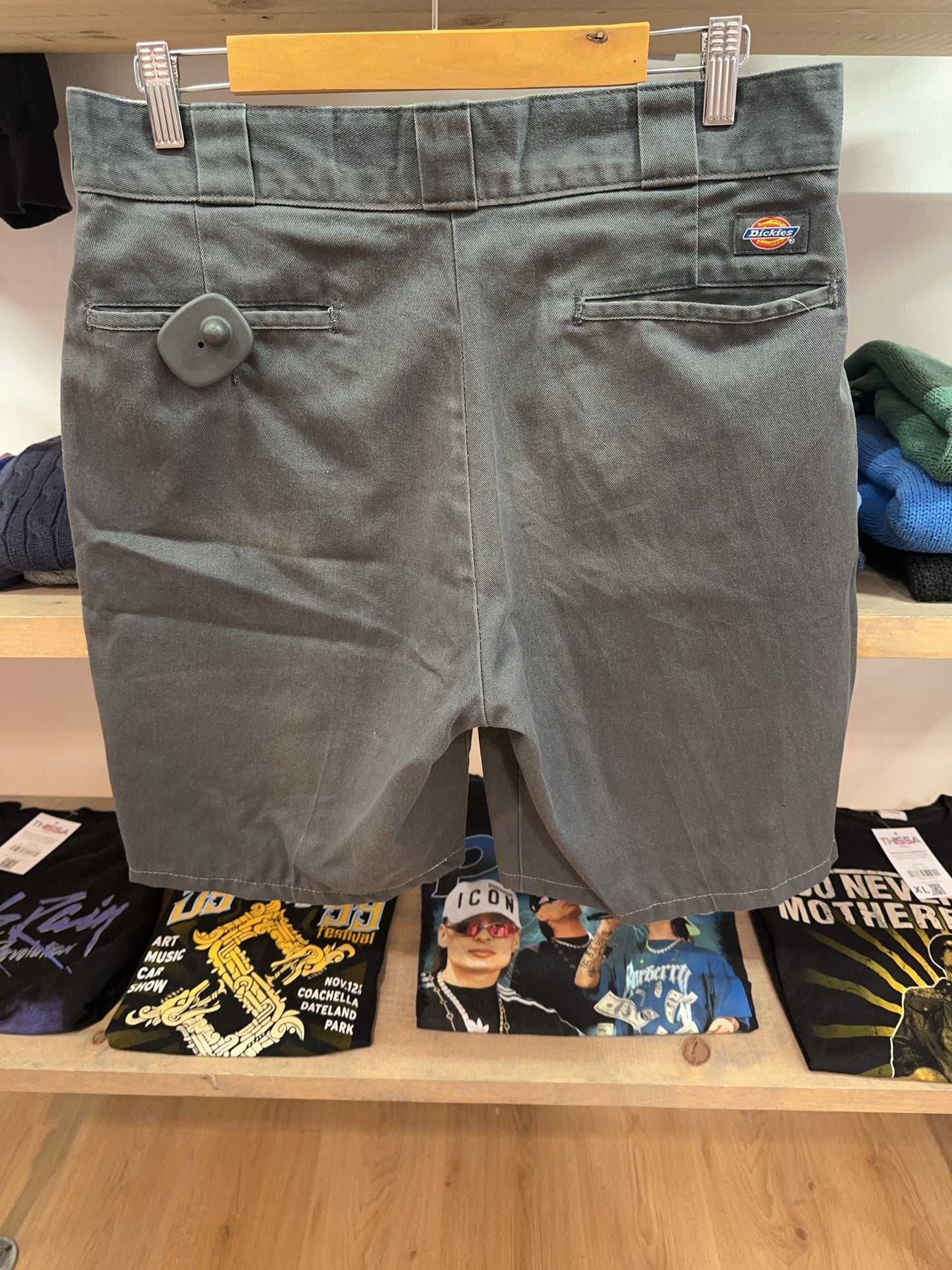 32 - Dickies Shorts