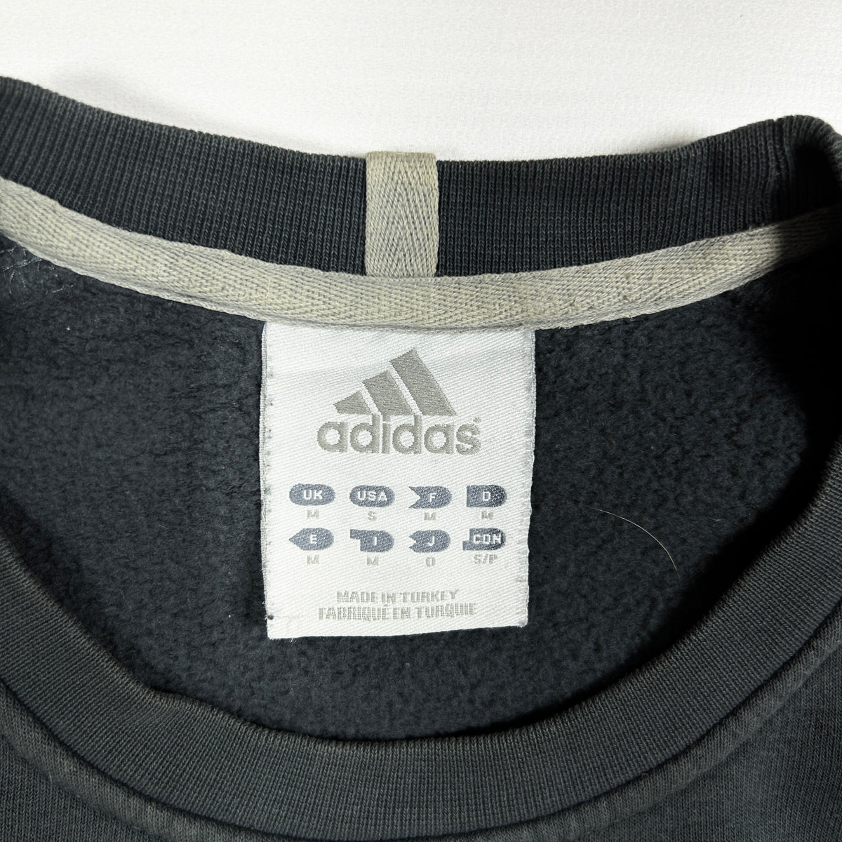 M - Vintage 2000's Adidas Sweatshirt