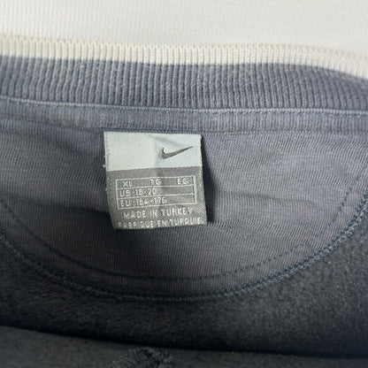 M - Vintage 2000's Nike Sweatshirt