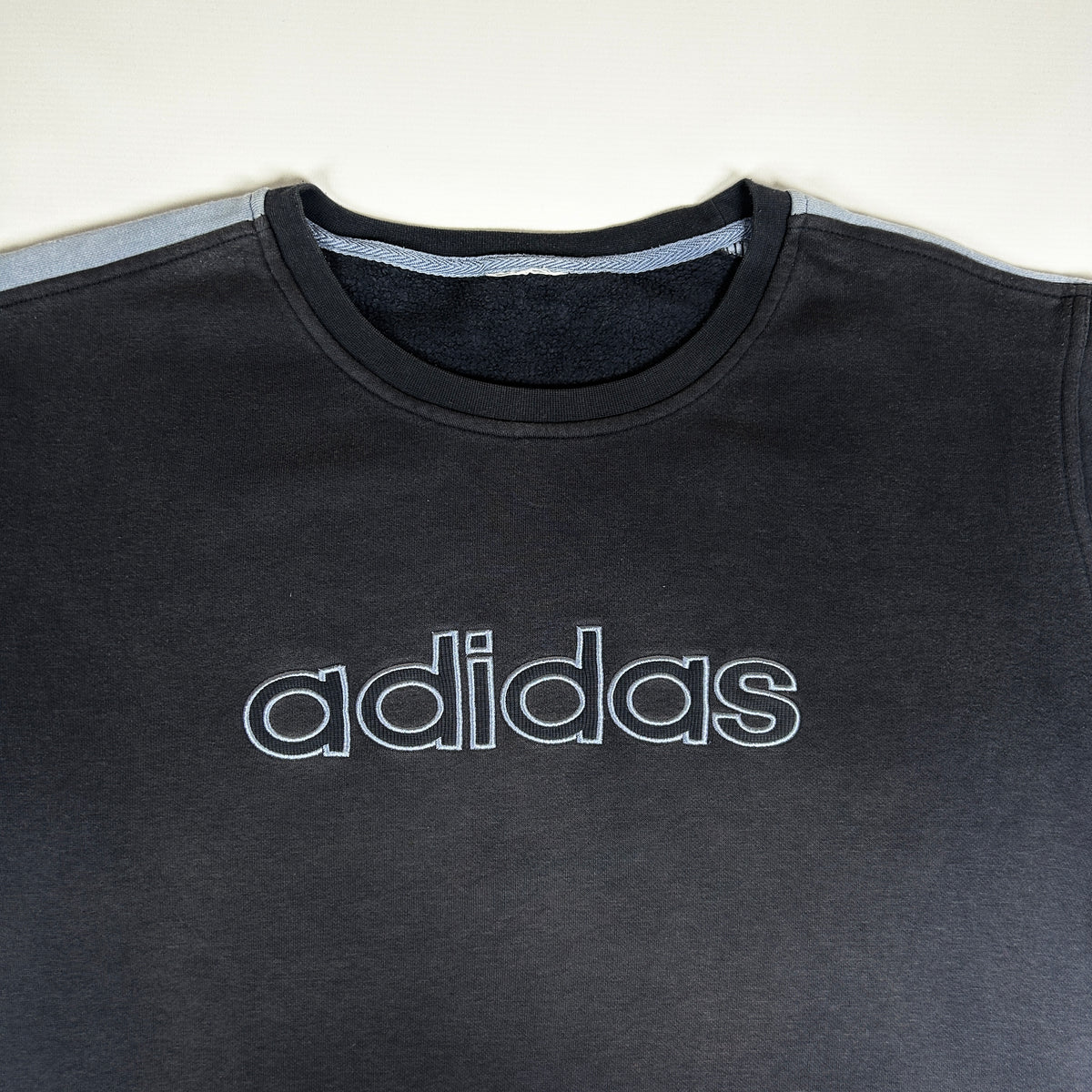 XL - Vintage 2000's Adidas Sweatshirt