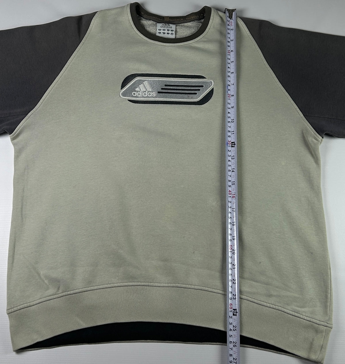 M - Vintage 2000's Adidas Sweatshirt