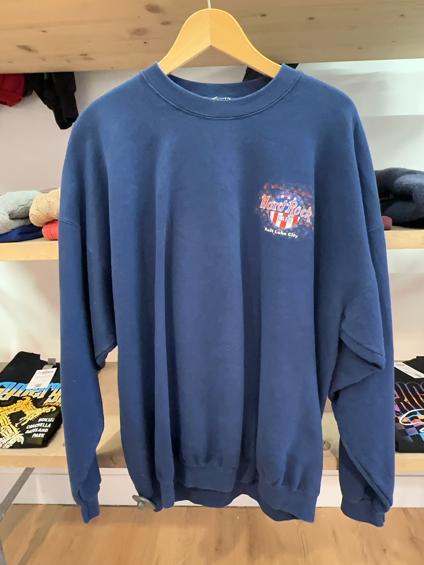 Vintage 20002 Hard Rock Cafe 'United We Rock' Sweatshirt - L