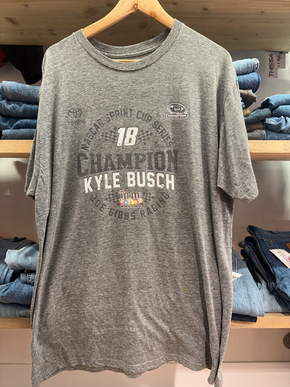 XXL - Nascar Kyle Busch 2018 Champion Gray Graphic T-Shirt