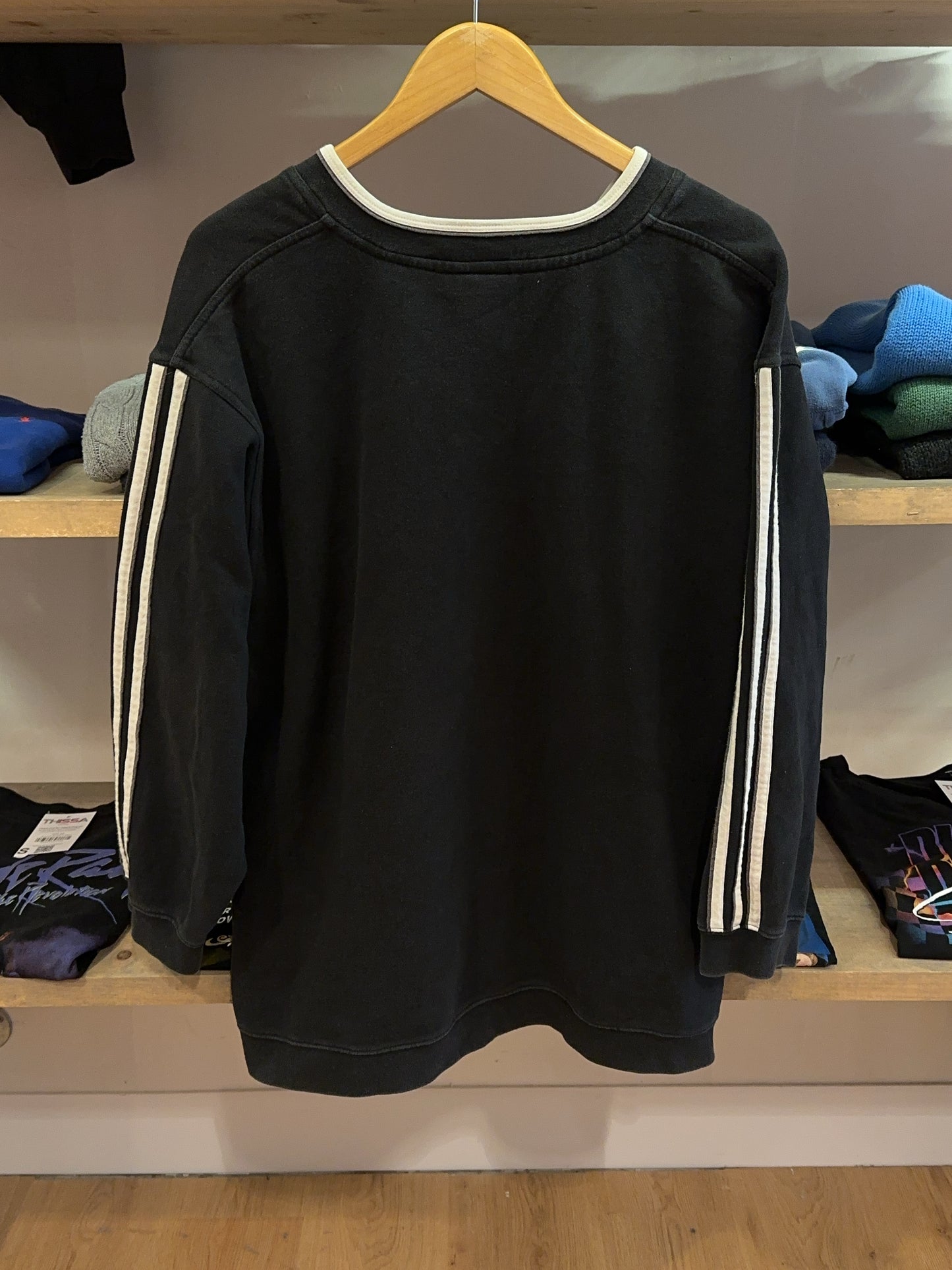 L - Vintage 2000's Adidas Sweatshirt