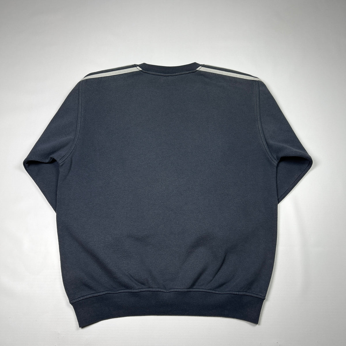 L - Vintage 2000's Adidas Sweatshirt