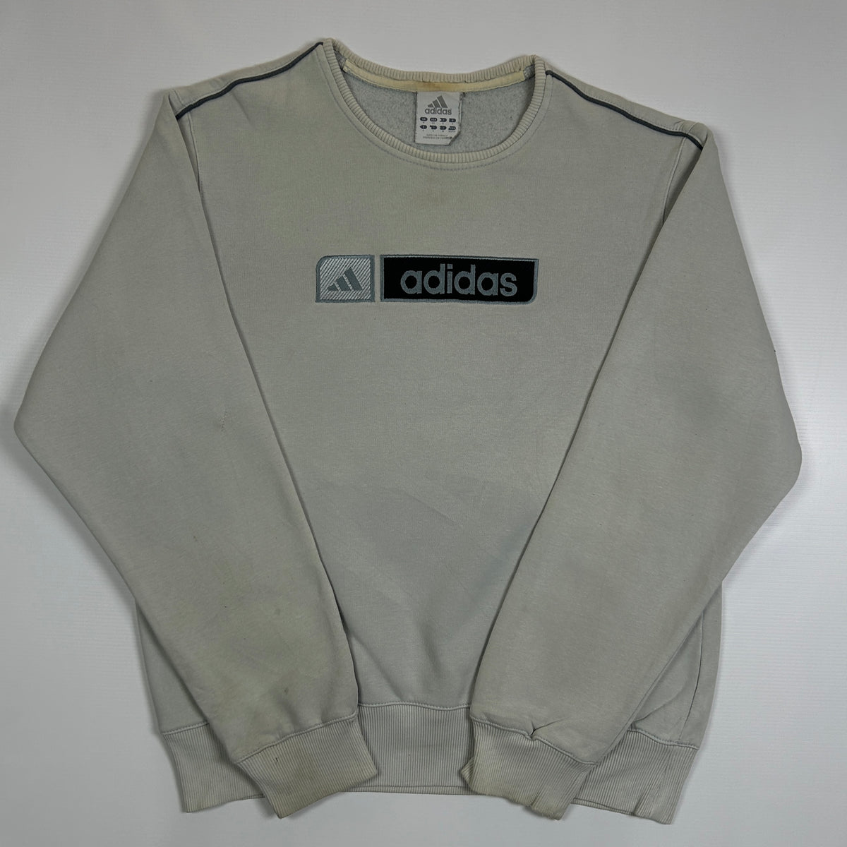 M - Vintage 2000's Adidas Sweatshirt
