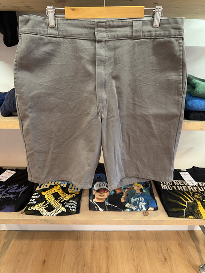 38 - Dickies Shorts