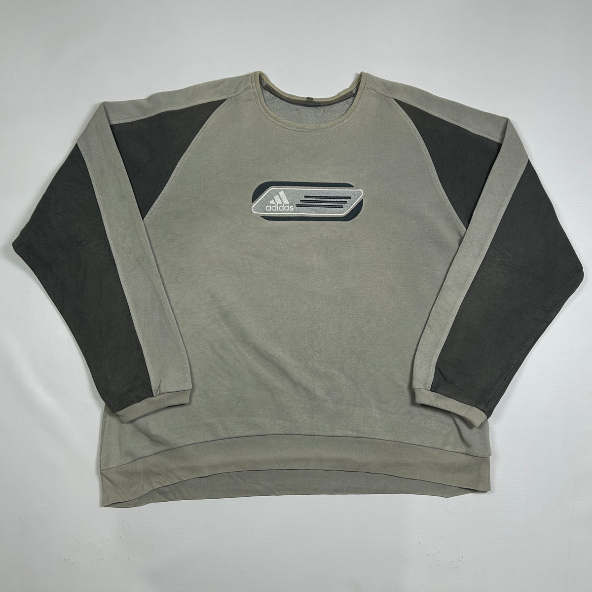 XL - Vintage 2000's Adidas Sweatshirt