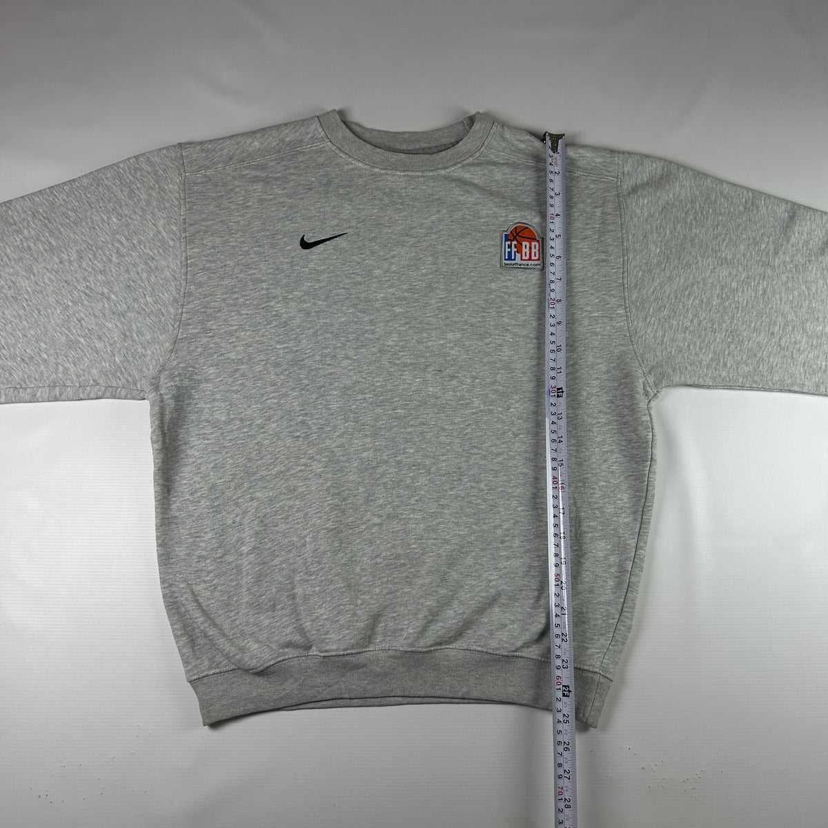S - vintage 2010's Nike FFBB Gray Basketball Sweatshirt