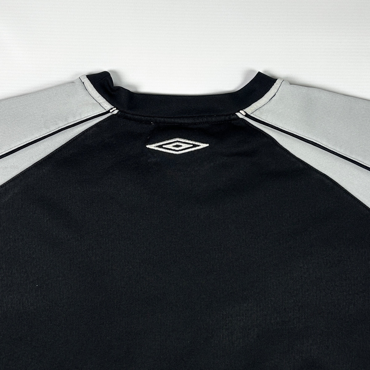 L - Vintage 1990's Umbro Centerd Diamond Logo Sweatshirt