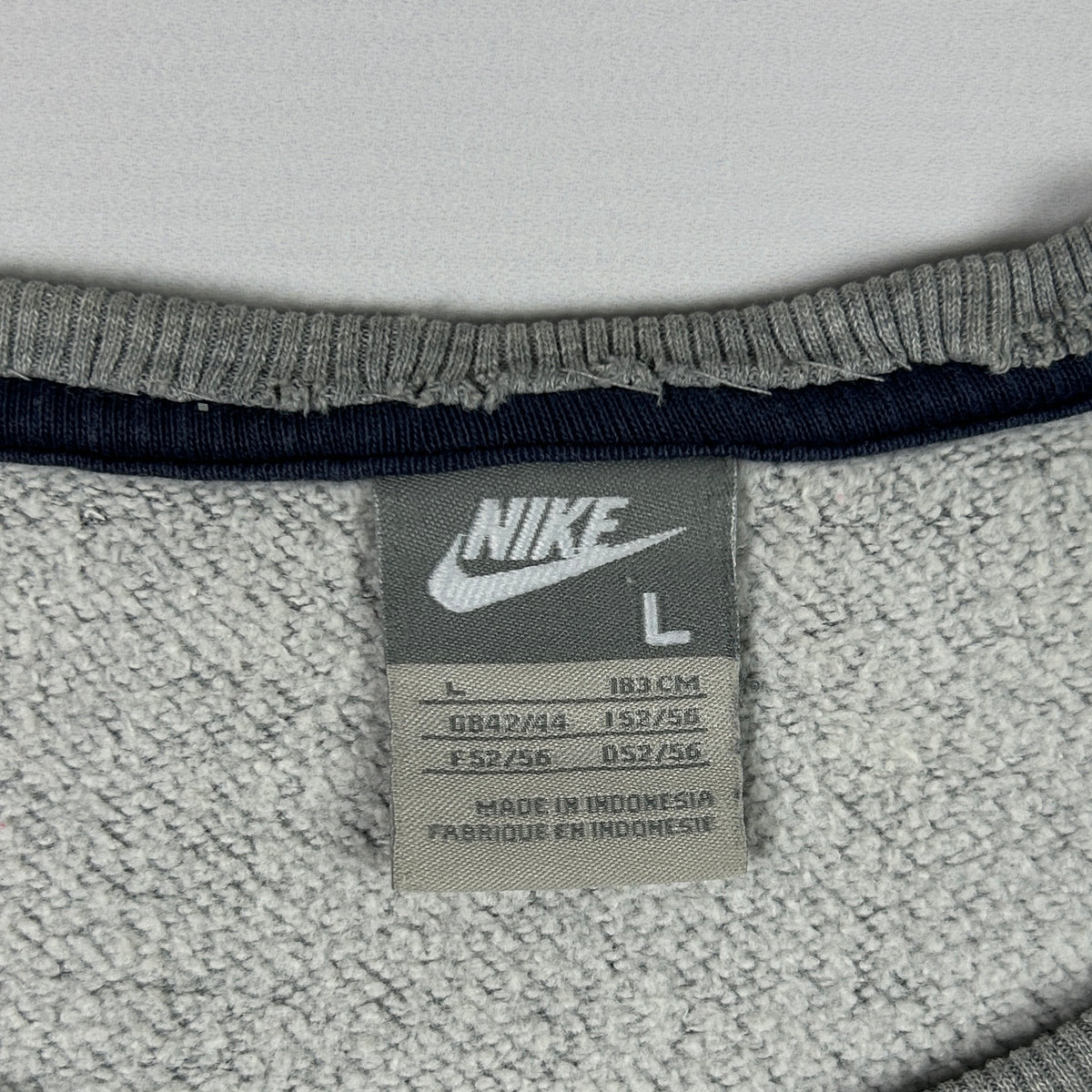L - Vintage 2000's Nike Sweatshirt