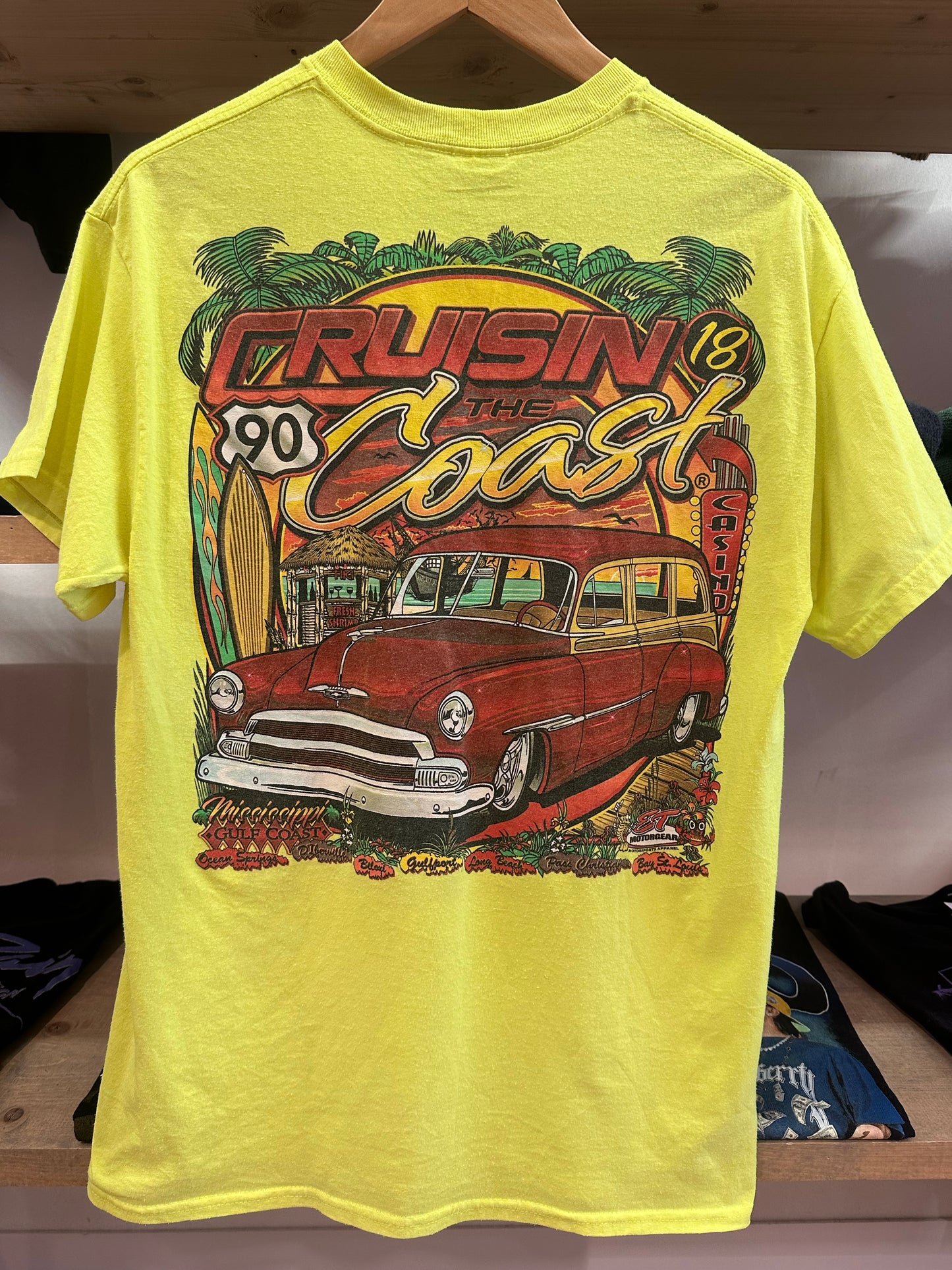 M - Cruisin the Coast Mississippi Gulf Coast Graphic T-Shirt