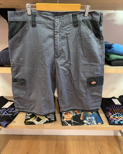 38 - Dickies Shorts