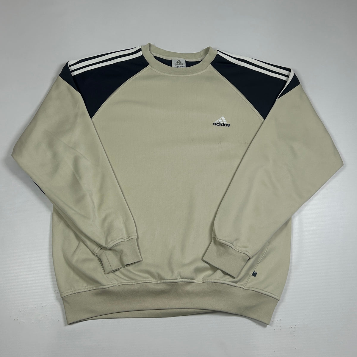 L - Vintage 2000's Adidas Sweatshirt
