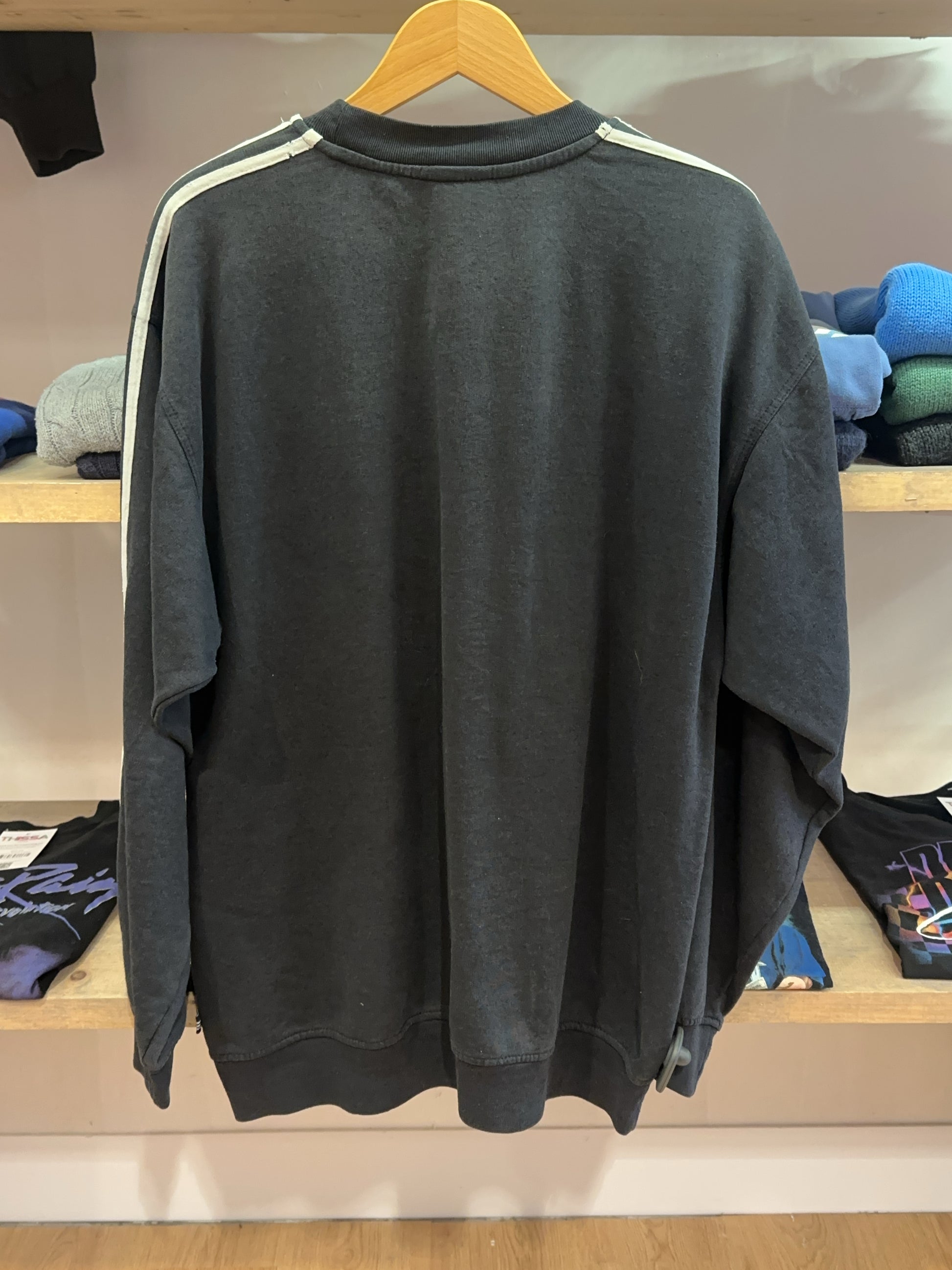 L - Vintage 2000's Adidas Sweatshirt