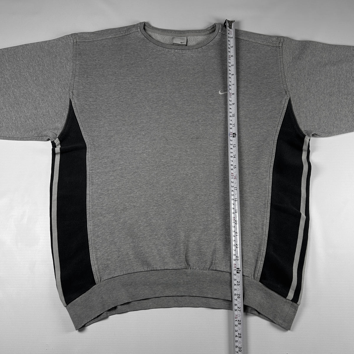 L - Vintage 2000's Nike Sweatshirt