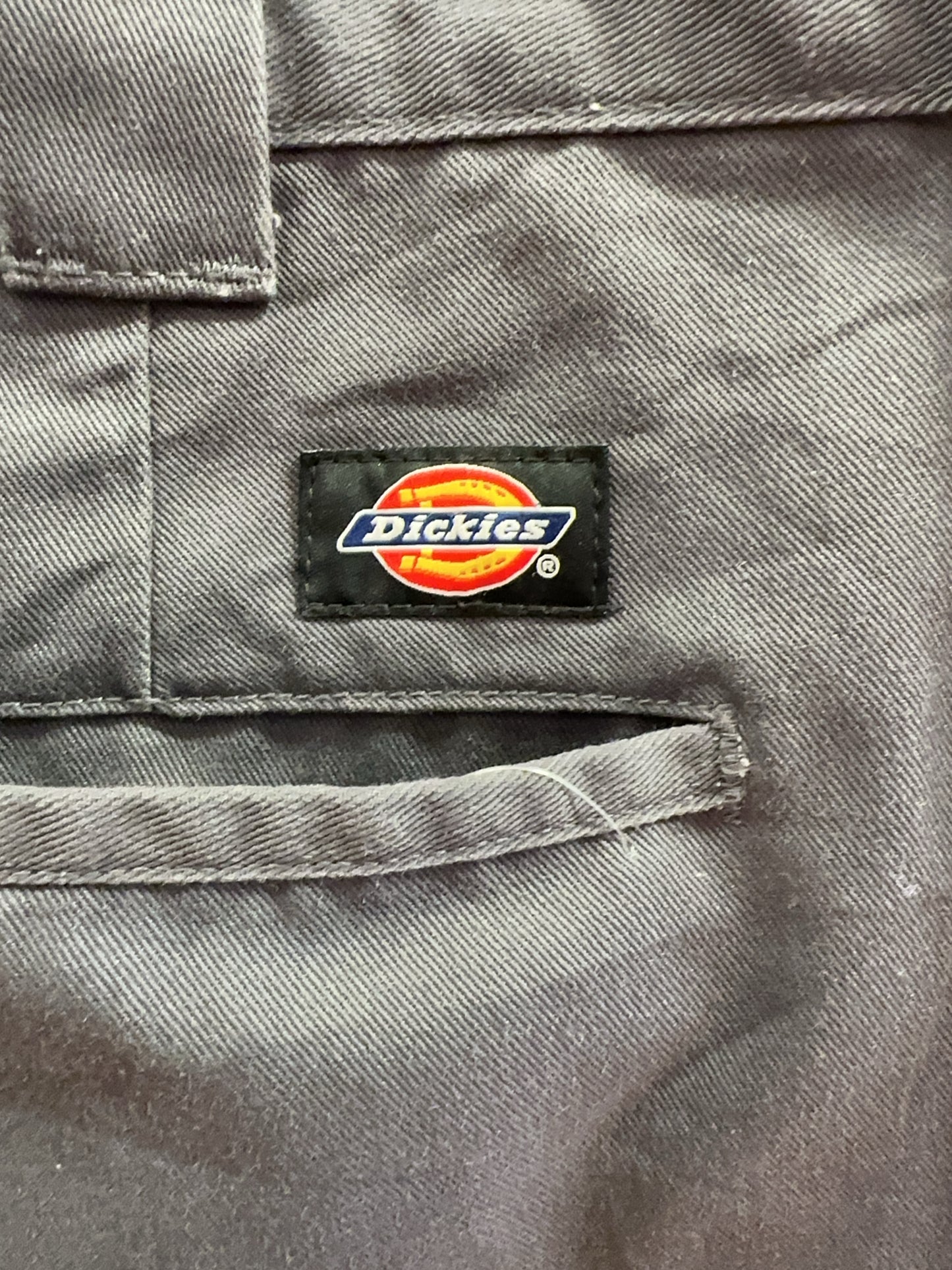 34 - Dickies Shorts