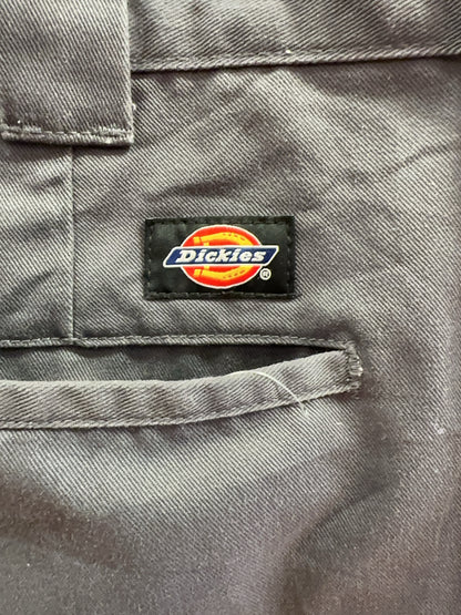 34 - Dickies Shorts