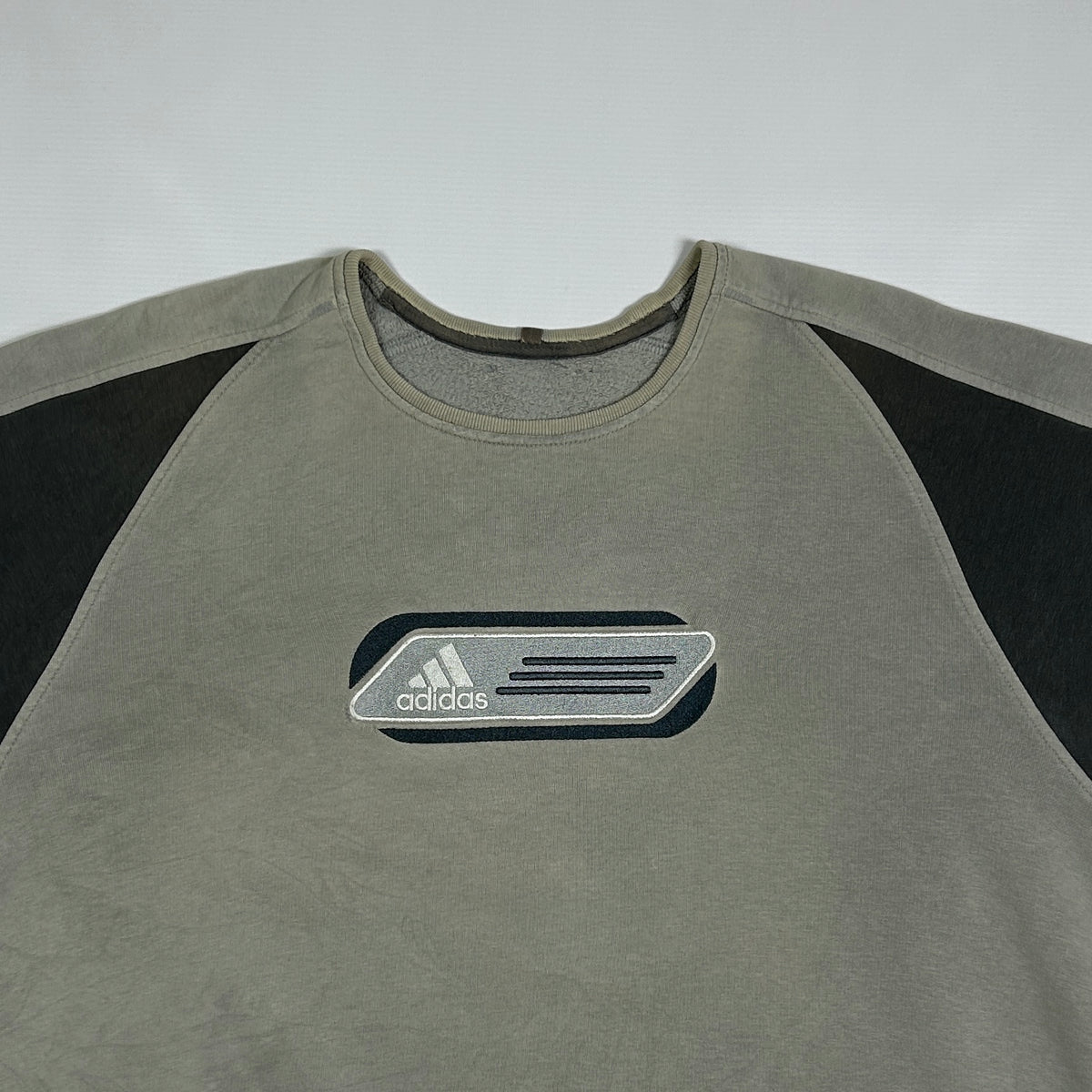 XL - Vintage 2000's Adidas Sweatshirt