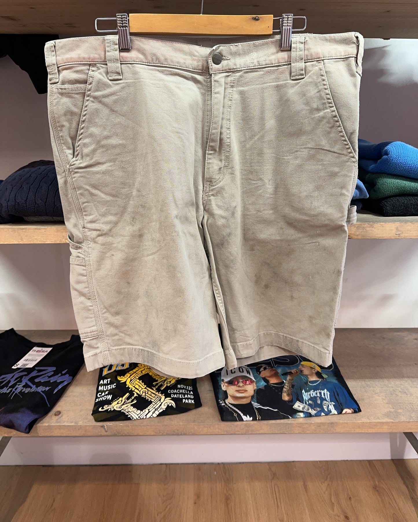 38 - Carhartt Shorts