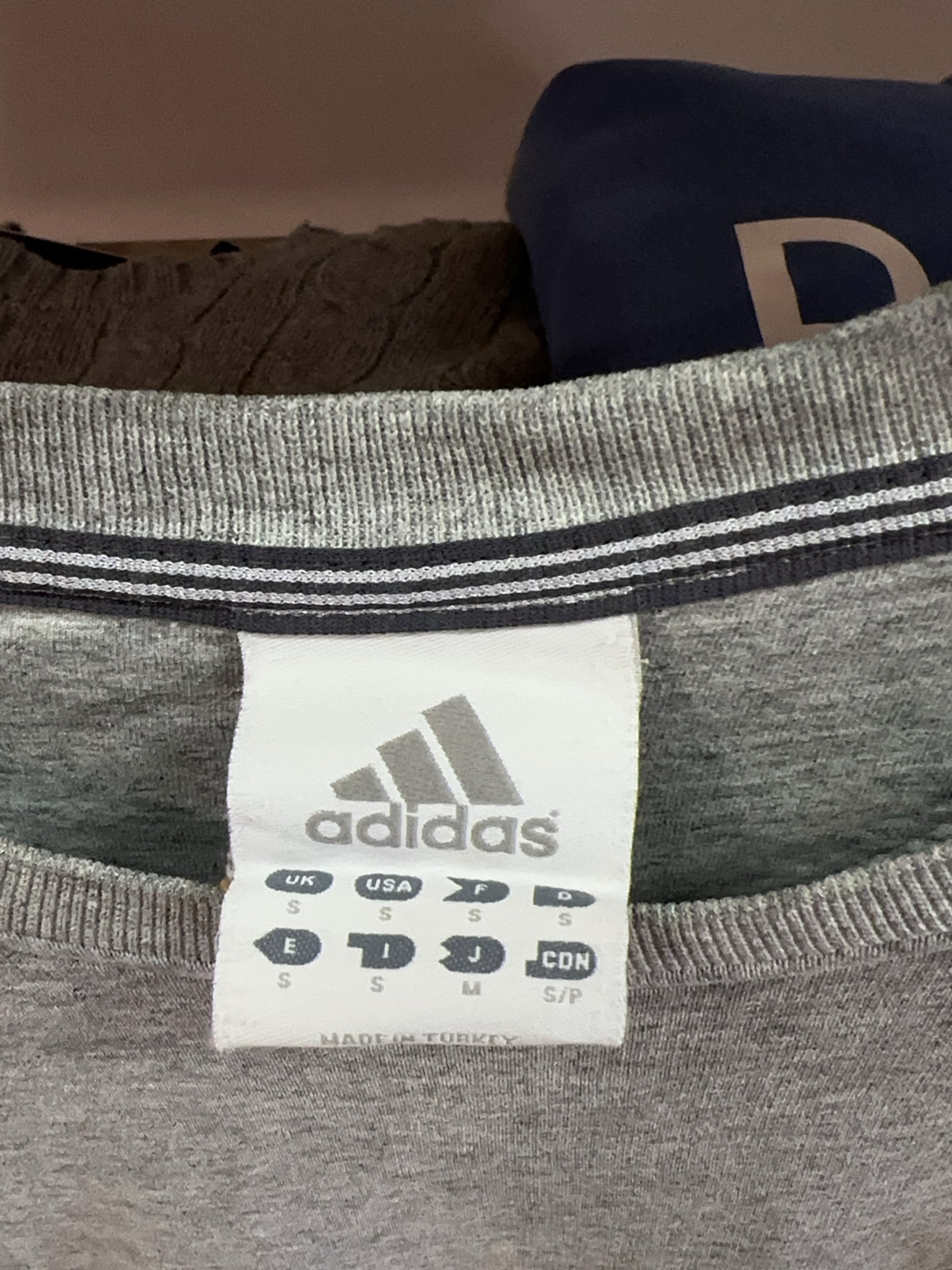 S - Vintage 2010's Adidas Sweatshirt