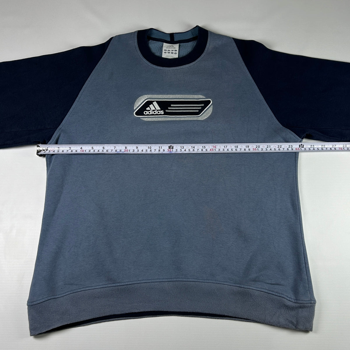 M - Vintage 2000's Adidas Sweatshirt