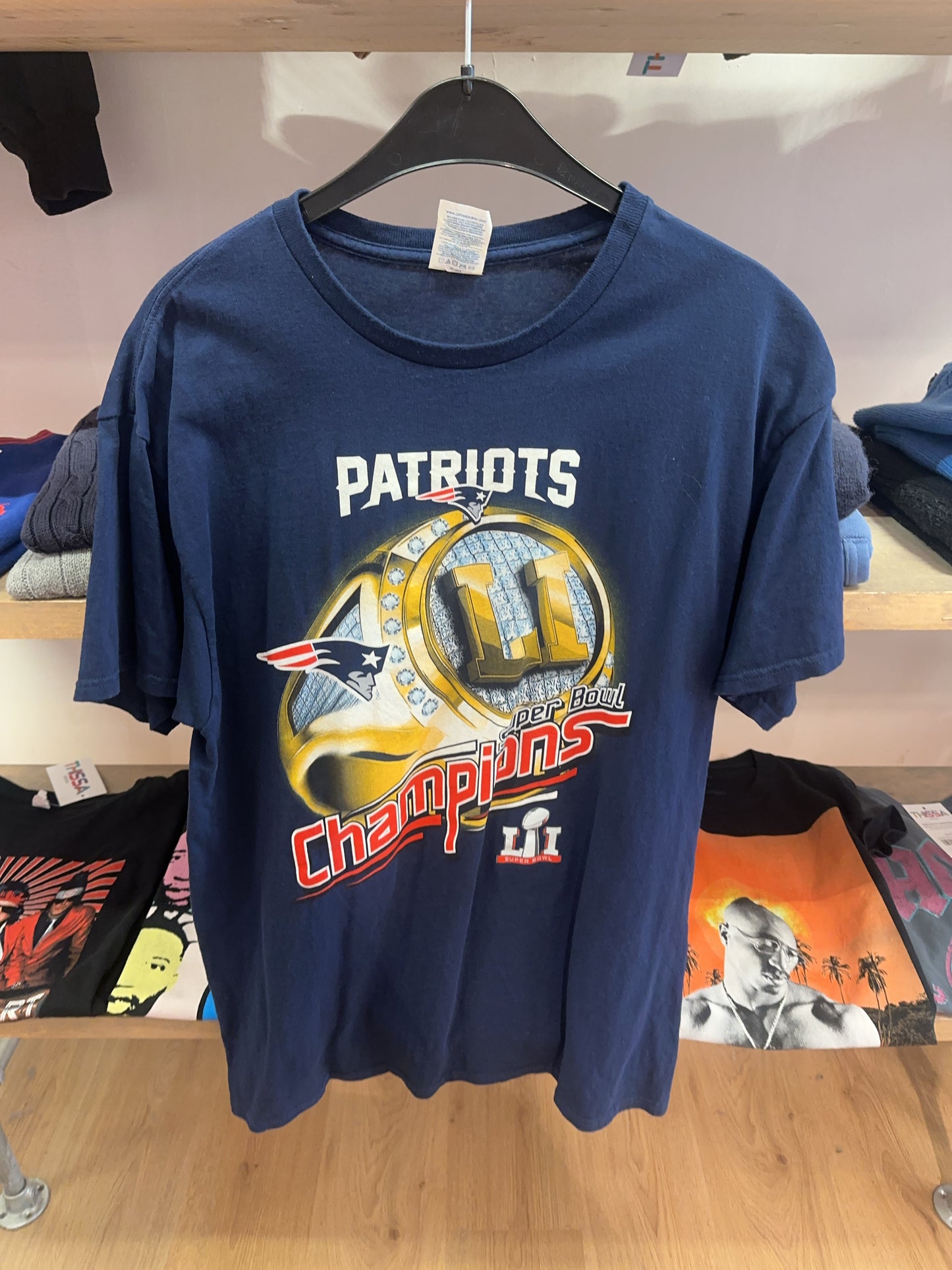 L - New England Patriots Super Bowl Champions Graphic T-Shirt