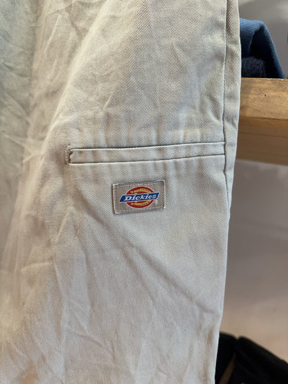 38 - Dickies Shorts