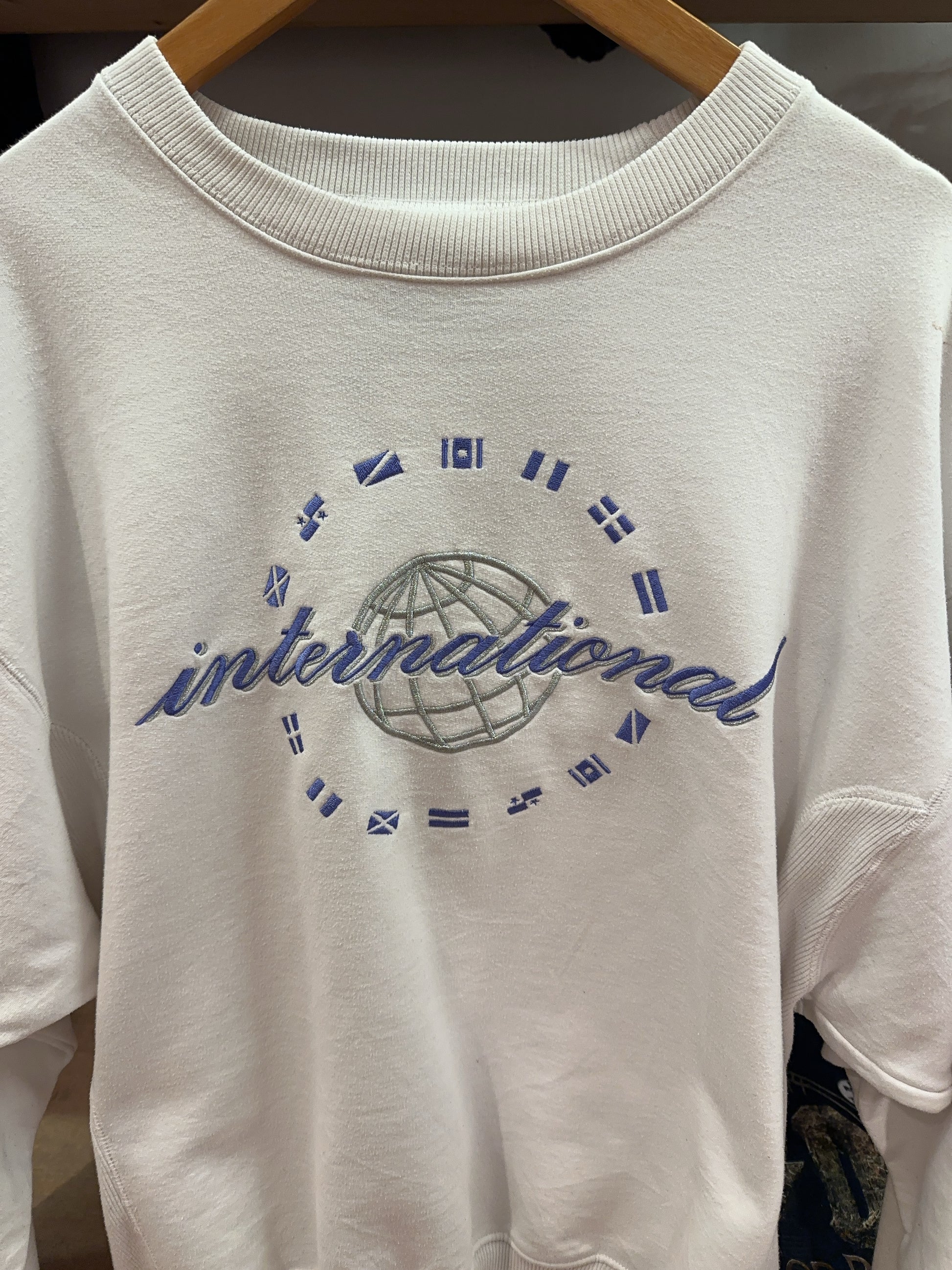 Nike International Embroidered Crewneck Sweatshirt - M