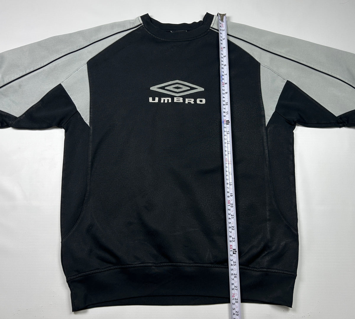 L - Vintage 1990's Umbro Centerd Diamond Logo Sweatshirt