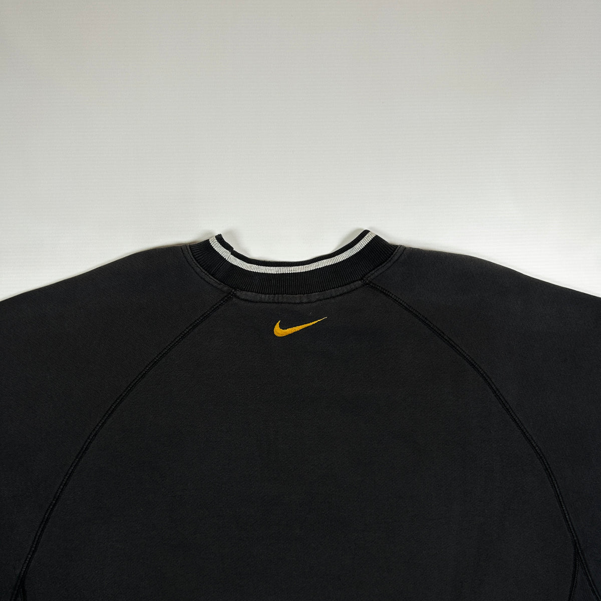 L - Vintage 2000's Nike Big Swoosh Sweatshirt