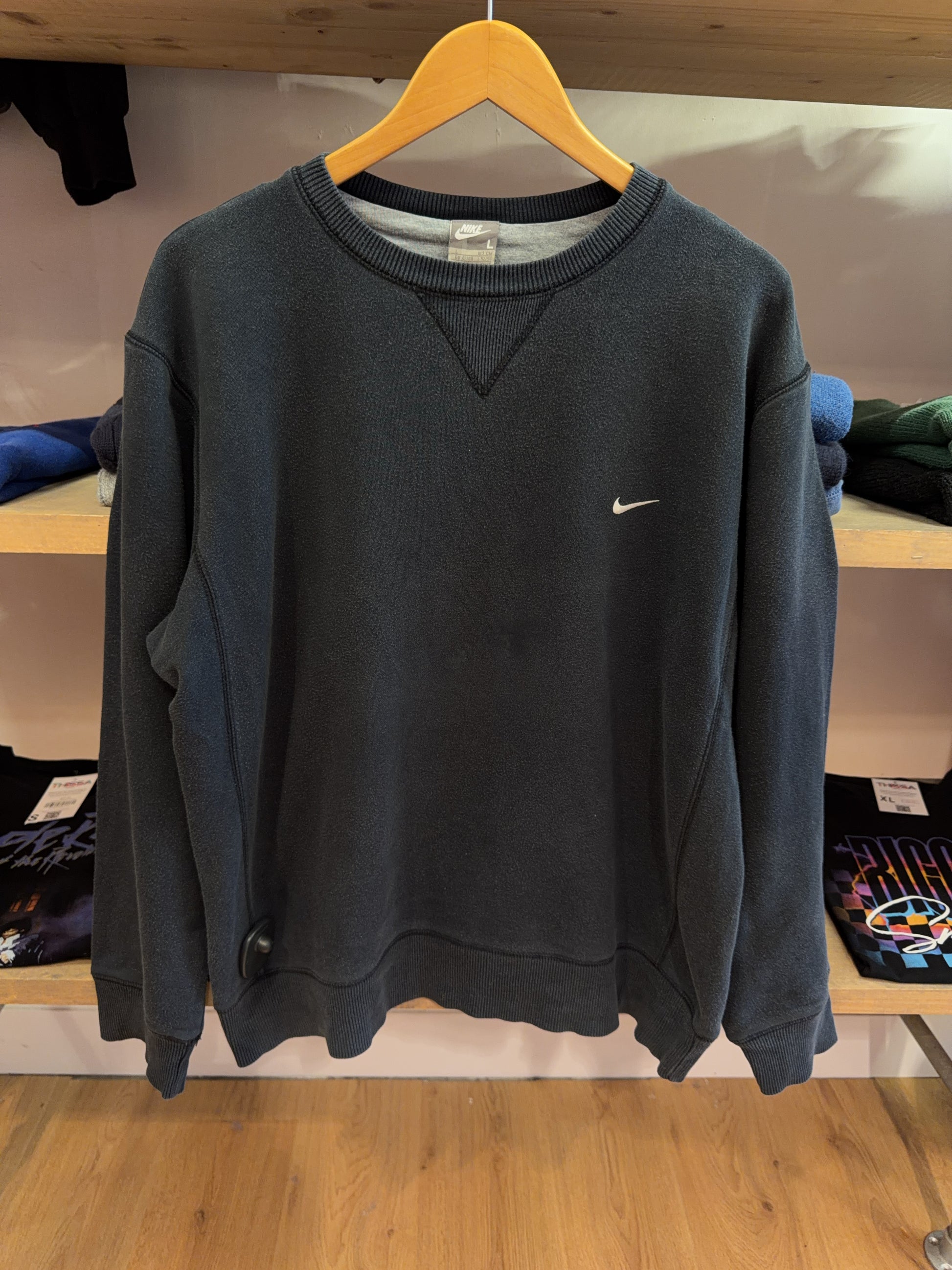 L - Vintage 2000's Nike Sweatshirt