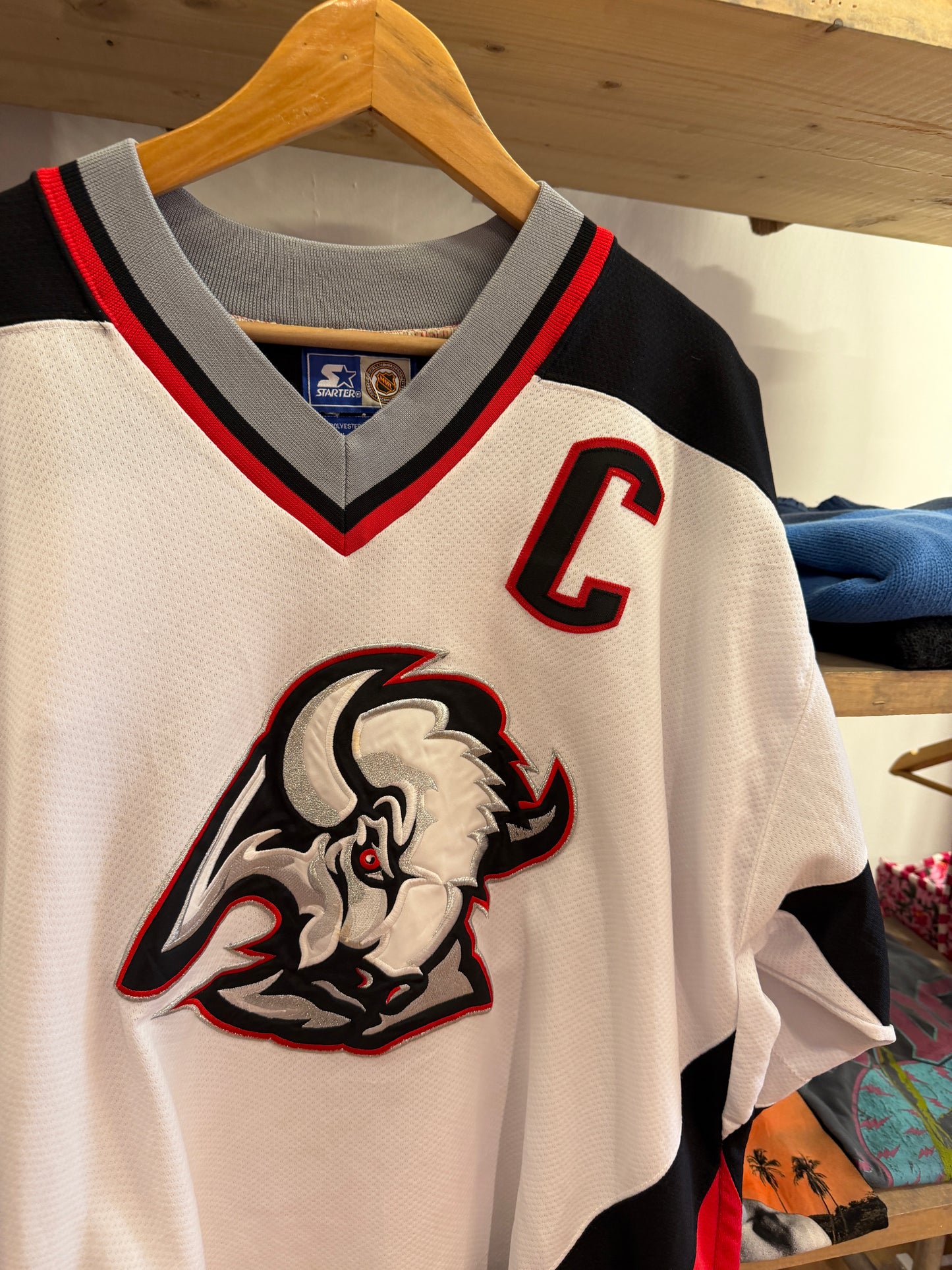 XL - Buffalo Sabras Pat LaFontaine Goathead Starter Icehockey Jersey nhl 16
