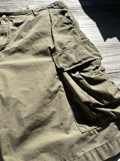36 - Carhartt Shorts