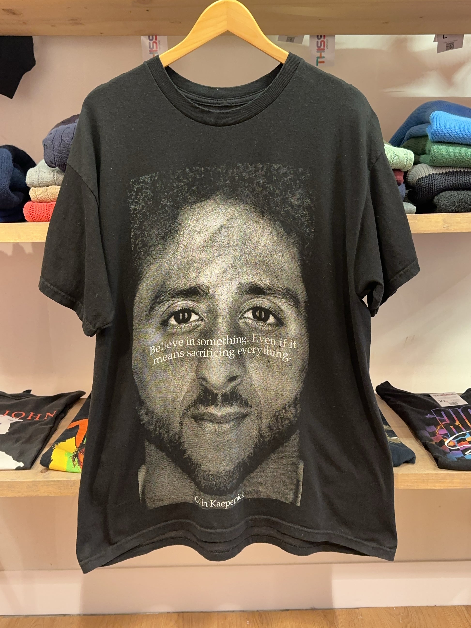 Nike Colin Kaepernick T-shirt (XL)