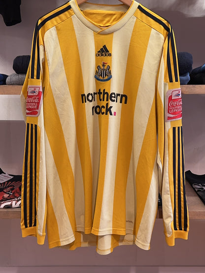 L - 2009/2010 Newcastle United Adidas Away Football Shirt Byrne 9