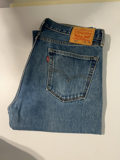 34 X 30 - Levi’s Jeans