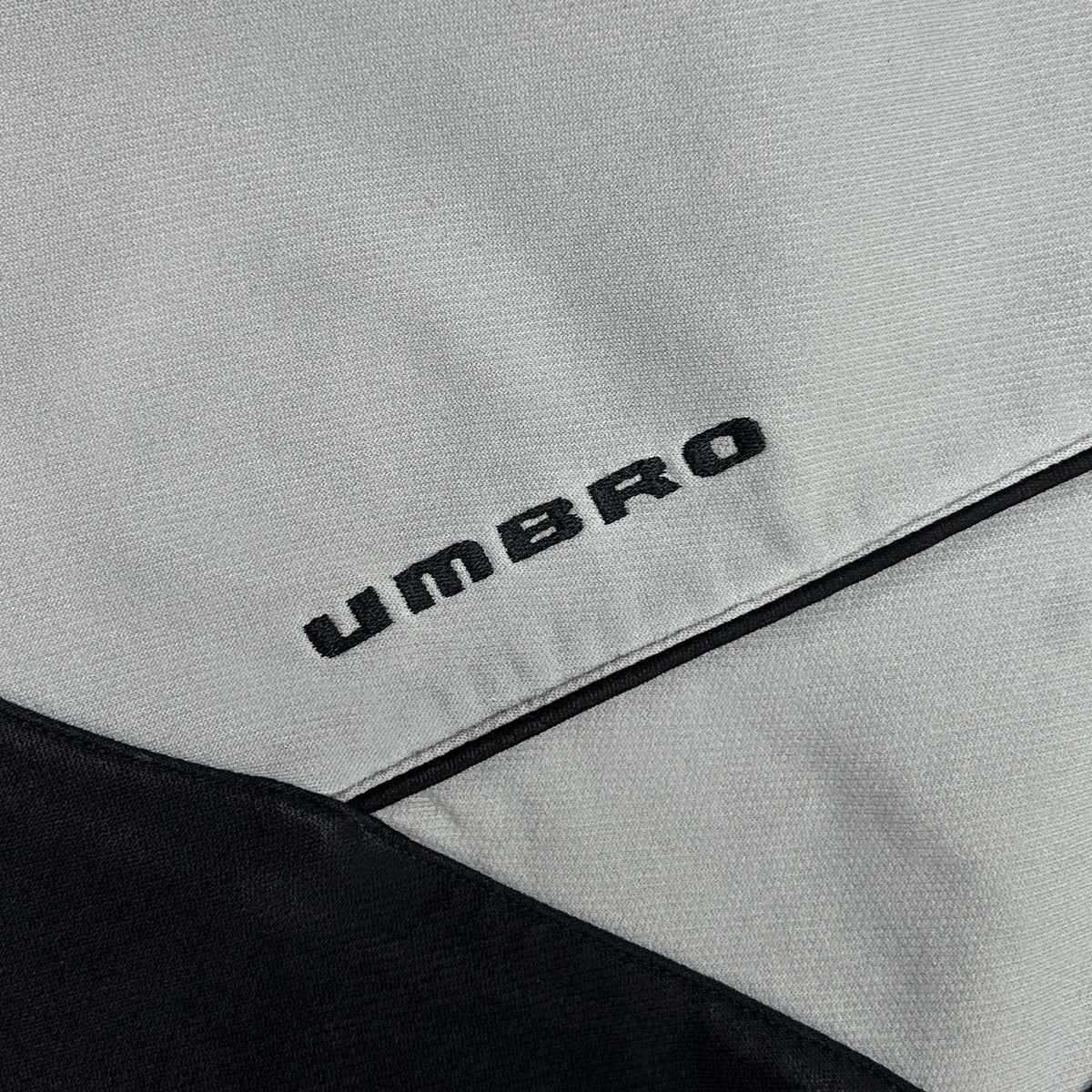 L - Vintage 1990's Umbro Centerd Diamond Logo Sweatshirt