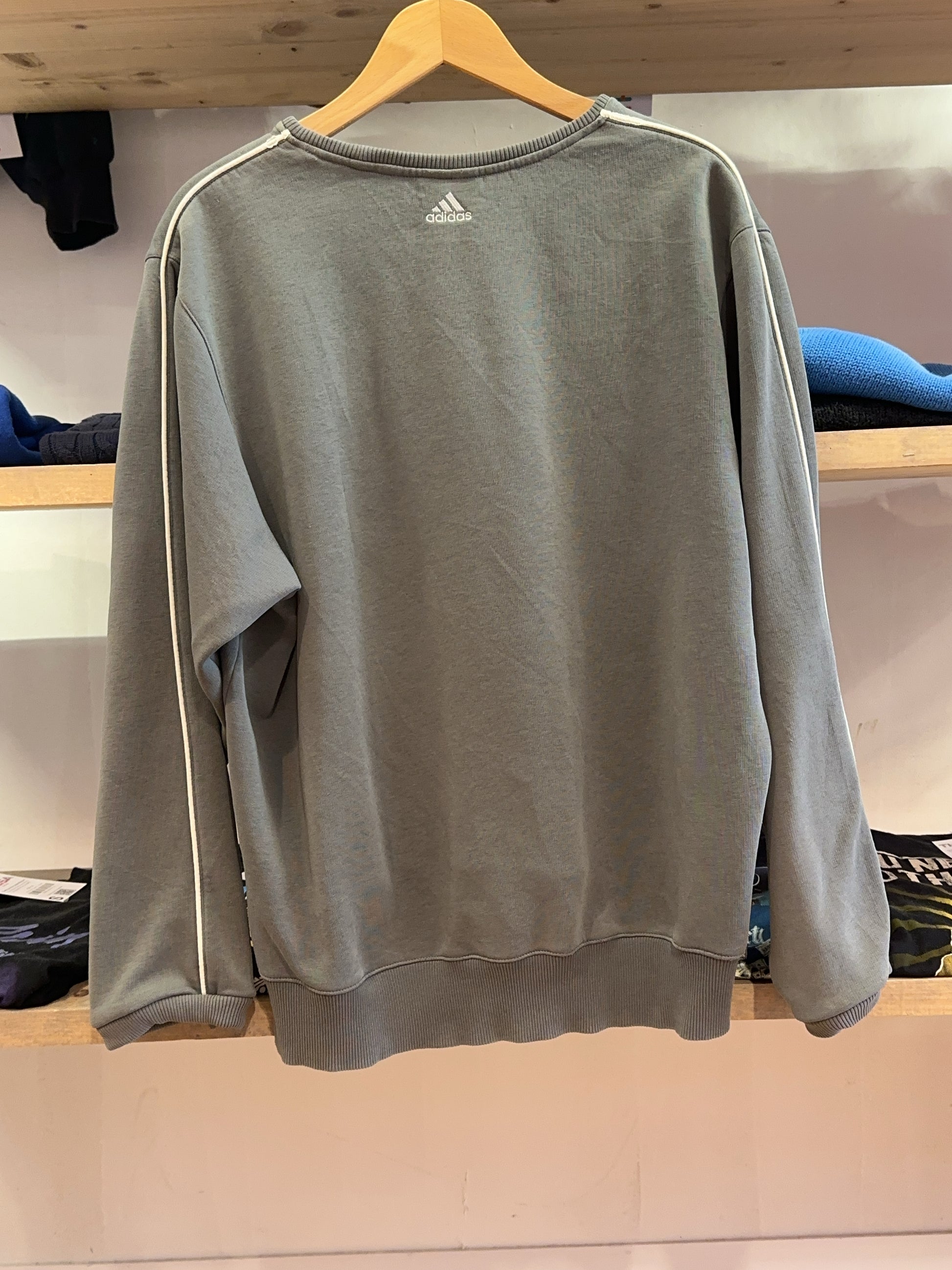 L - Vintage 2000's Adidas Sweatshirt